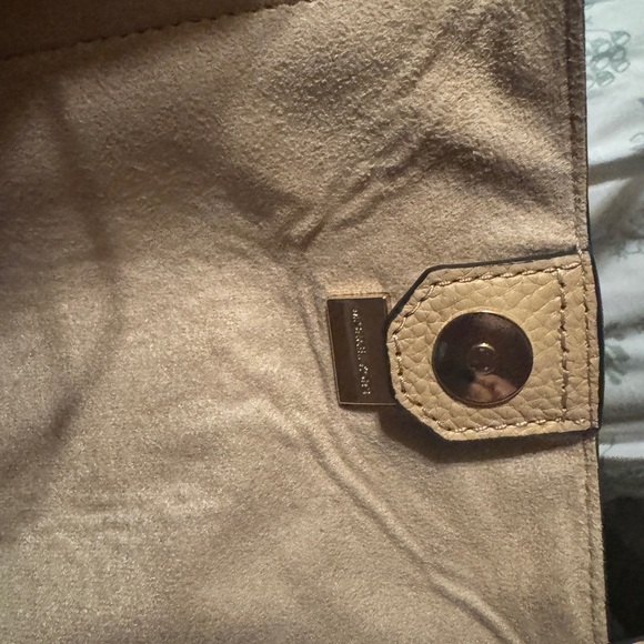 Michael Kors Tote bage - Picture 5 of 6